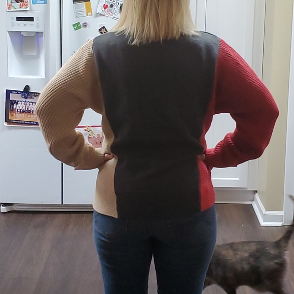 Tri colored turtle neck sweater NWT!! Size M - Picture 2 of 7